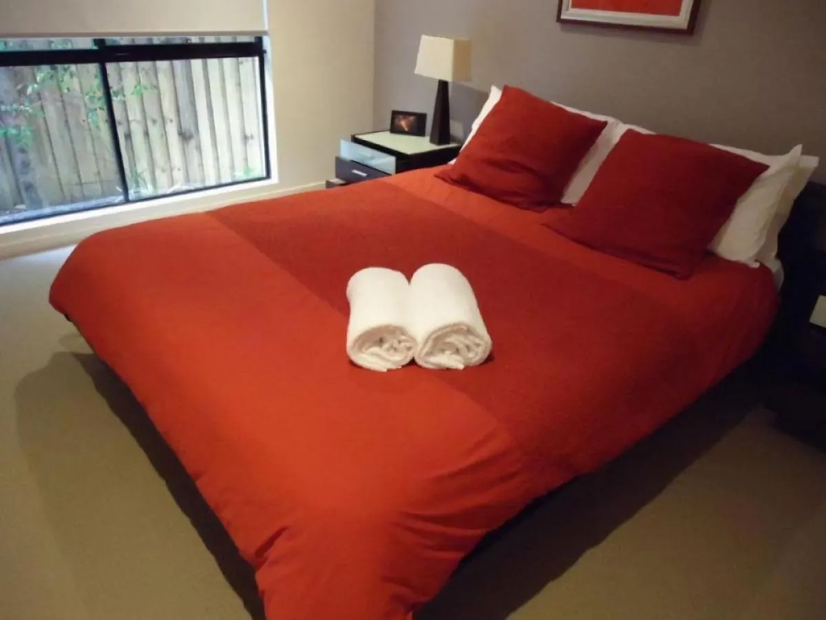 Moorindil Street Villa Tewantin